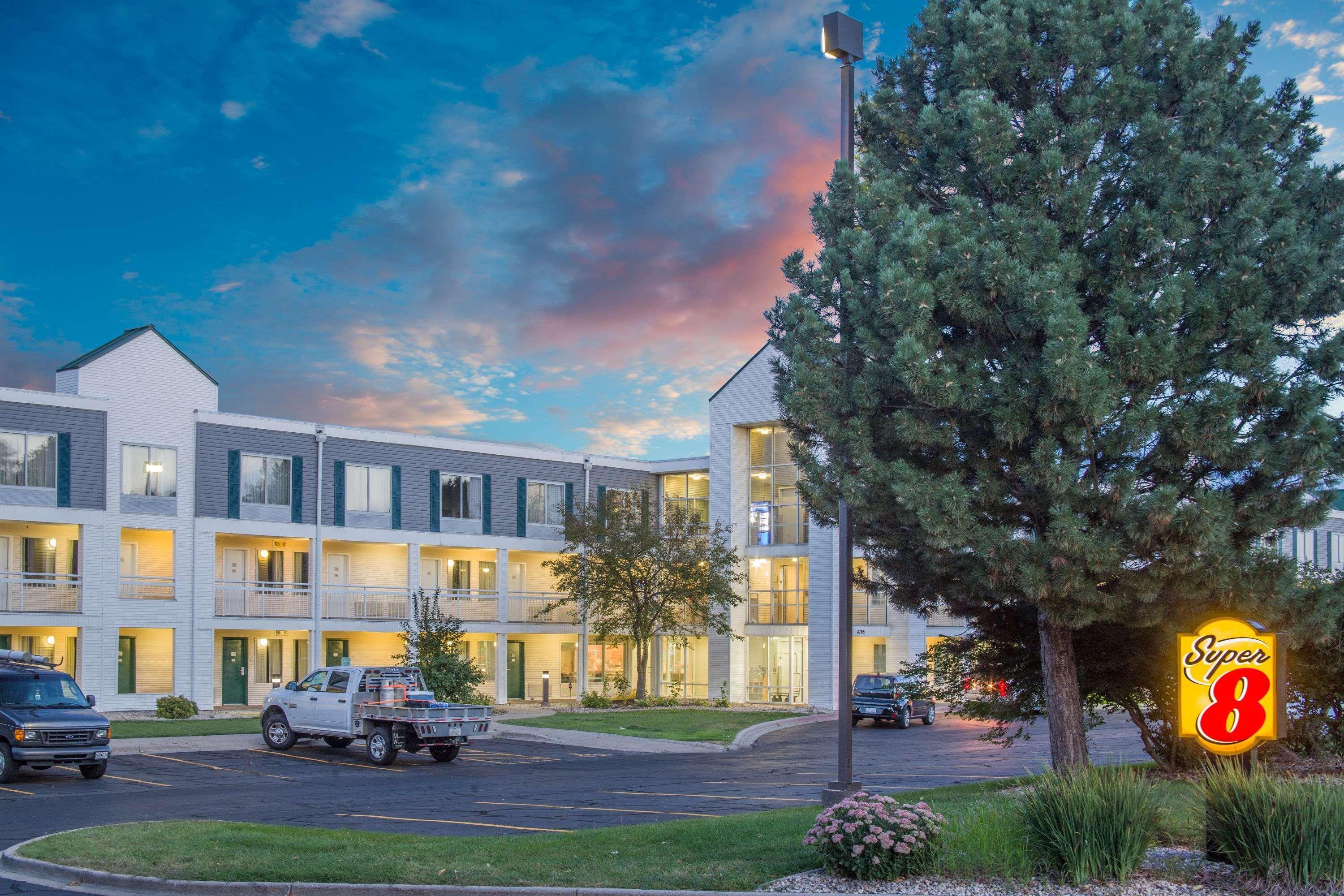 Hotel Super 8 By Wyndham Madison East Zewnętrze zdjęcie