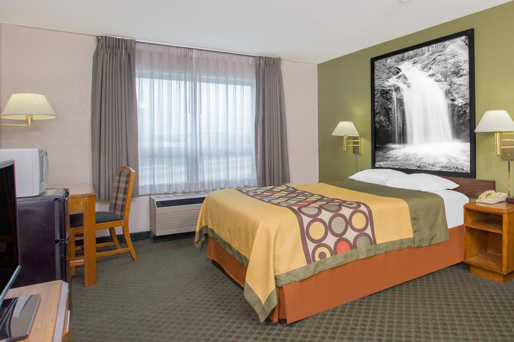 Hotel Super 8 By Wyndham Madison East Zewnętrze zdjęcie