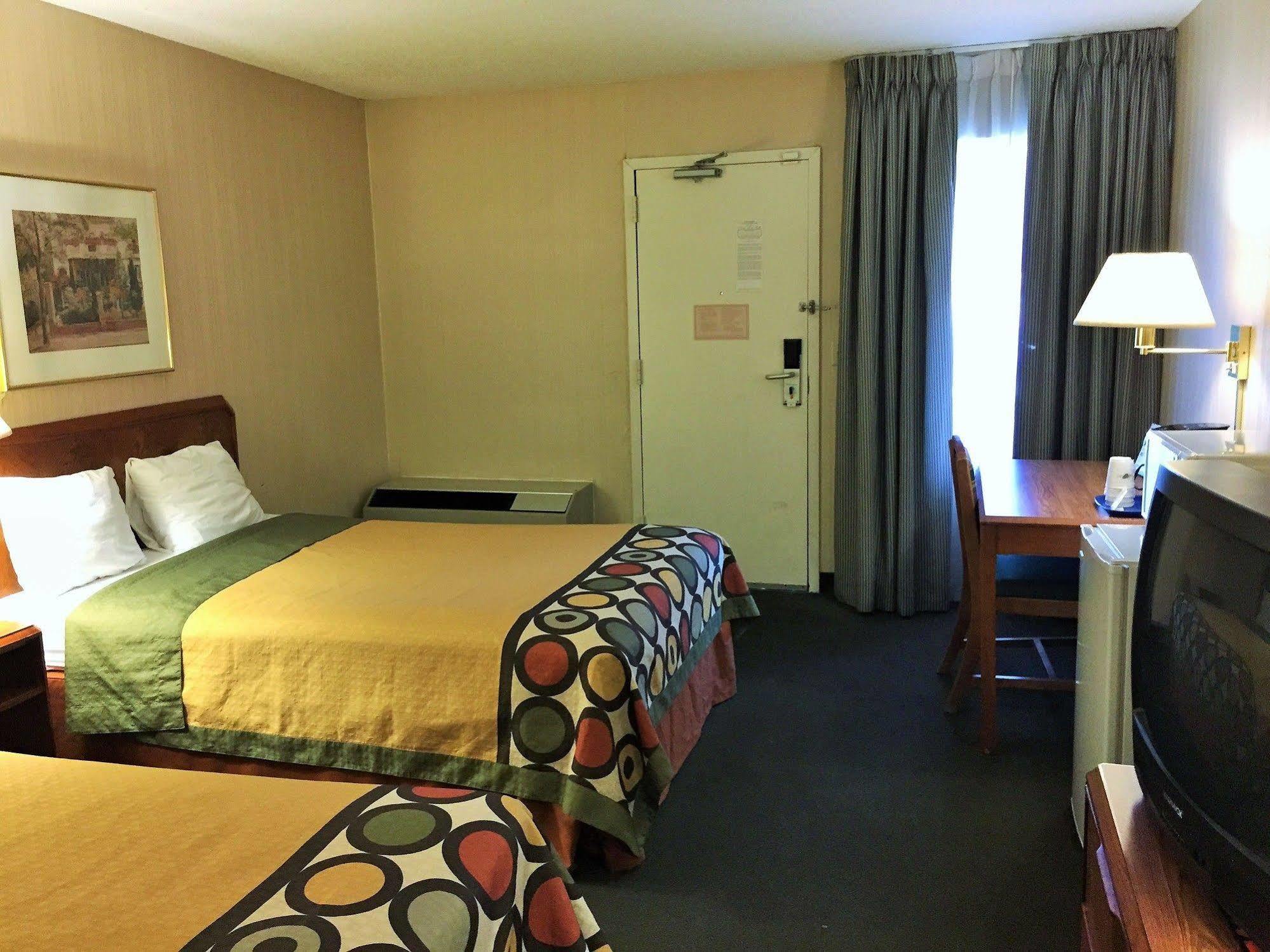 Hotel Super 8 By Wyndham Madison East Zewnętrze zdjęcie