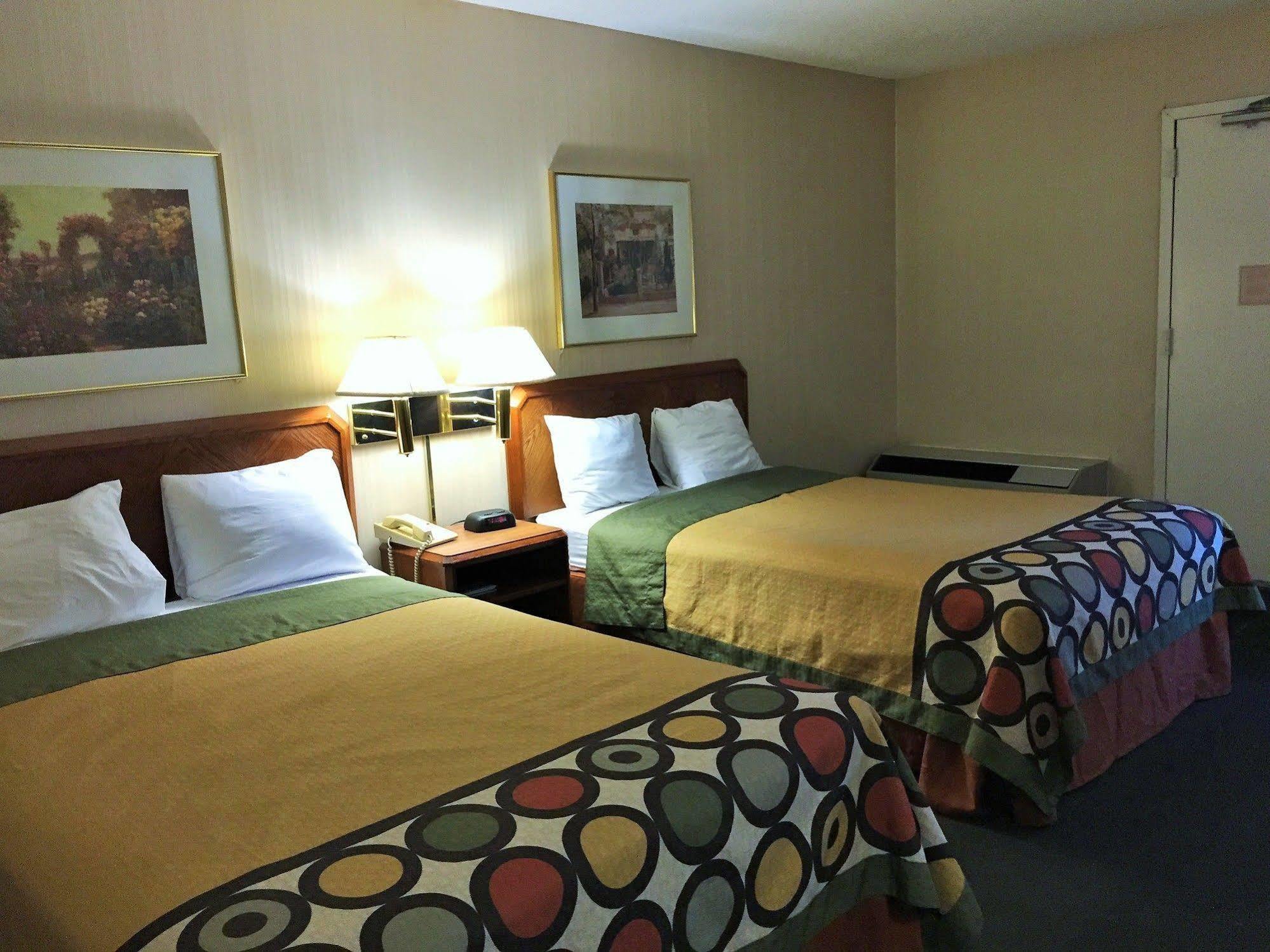 Hotel Super 8 By Wyndham Madison East Zewnętrze zdjęcie